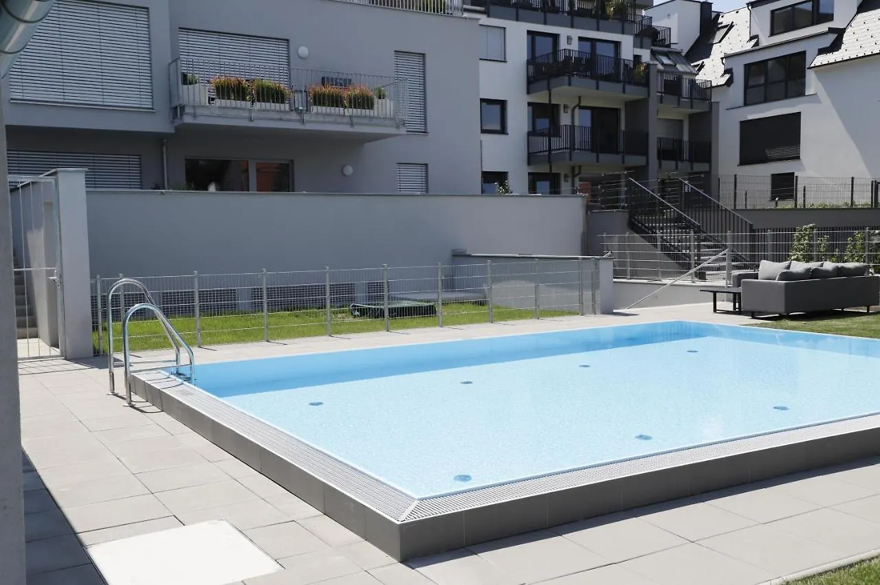 Red Flower Apartment With Pool - 5 Min To Lake Vienna 0*,